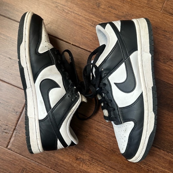 Nike women’s dunk low shoes panda - Picture 6 of 6